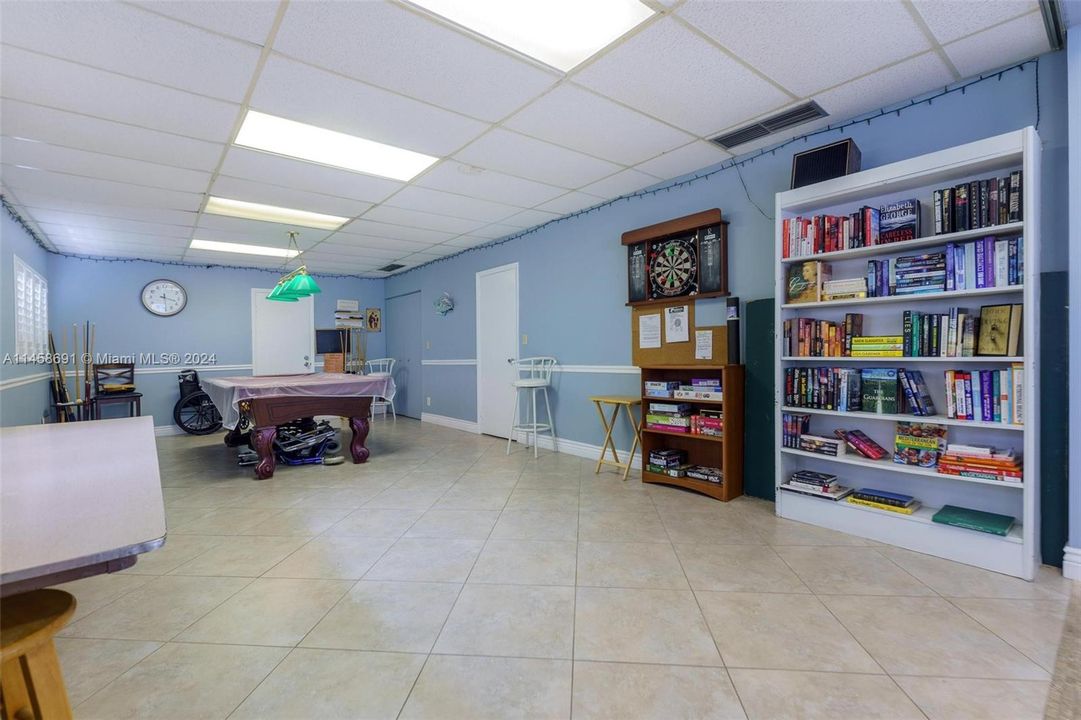 最近售出: $142,000 (1 贝兹, 1 浴室, 800 平方英尺)