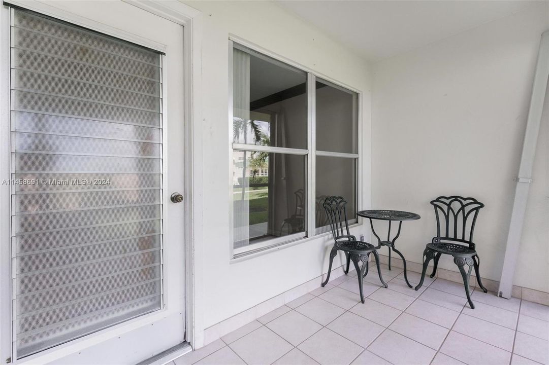 最近售出: $142,000 (1 贝兹, 1 浴室, 800 平方英尺)