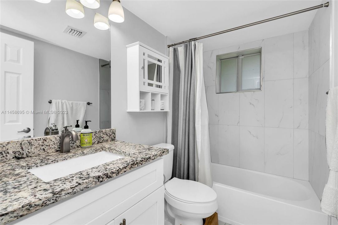 Недавно продано: $515,000 (4 спален, 2 ванн, 1655 Квадратных фут)