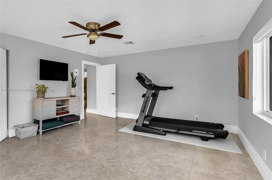 Недавно продано: $515,000 (4 спален, 2 ванн, 1655 Квадратных фут)