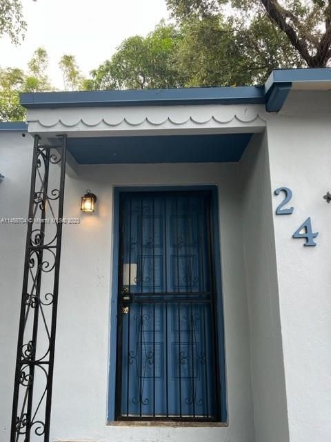 Recently Sold: $474,900 (2 beds, 1 baths, 930 Square Feet)