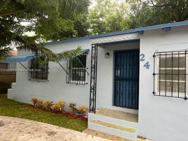 Recently Sold: $474,900 (2 beds, 1 baths, 930 Square Feet)