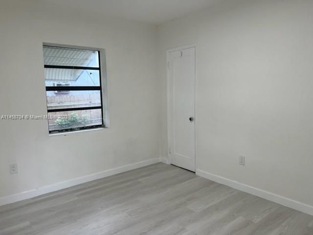 Recently Sold: $474,900 (2 beds, 1 baths, 930 Square Feet)