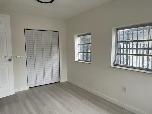 Recently Sold: $474,900 (2 beds, 1 baths, 930 Square Feet)