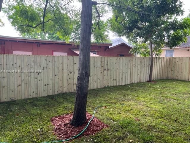 Recently Sold: $474,900 (2 beds, 1 baths, 930 Square Feet)