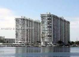 Vendido Recientemente: $249,900 (2 camas, 2 baños, 1251 Pies cuadrados)