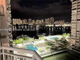 Vendido Recientemente: $249,900 (2 camas, 2 baños, 1251 Pies cuadrados)