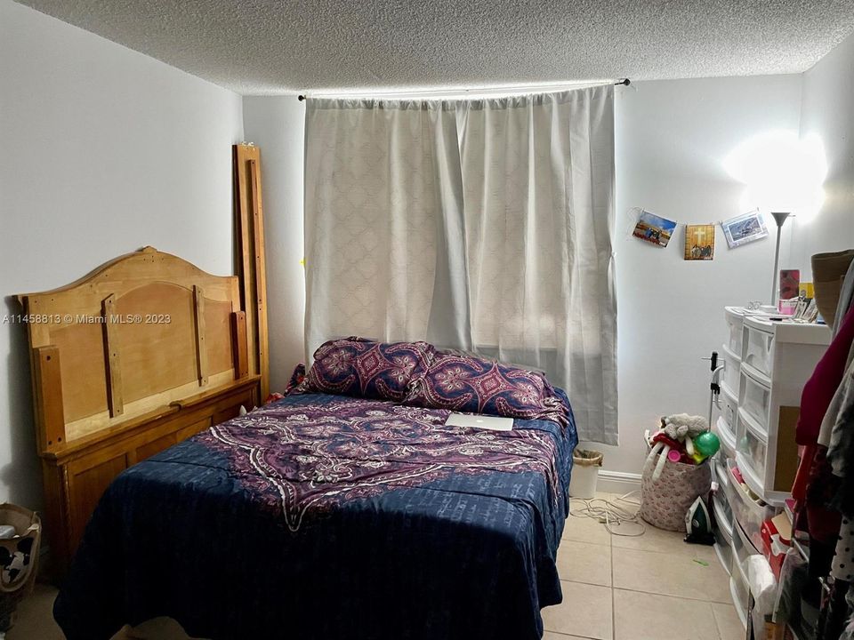 Recently Sold: $144,000 (1 beds, 1 baths, 826 Square Feet)