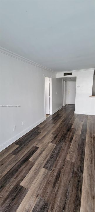 最近售出: $144,000 (1 贝兹, 1 浴室, 826 平方英尺)