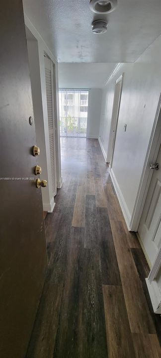 最近售出: $144,000 (1 贝兹, 1 浴室, 826 平方英尺)