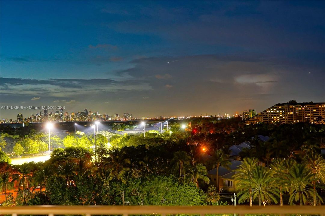 Недавно продано: $1,075,000 (3 спален, 2 ванн, 1700 Квадратных фут)