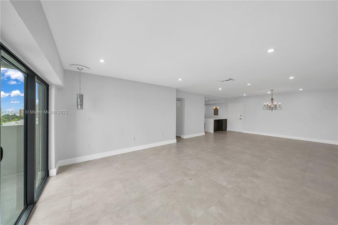 Недавно продано: $1,075,000 (3 спален, 2 ванн, 1700 Квадратных фут)