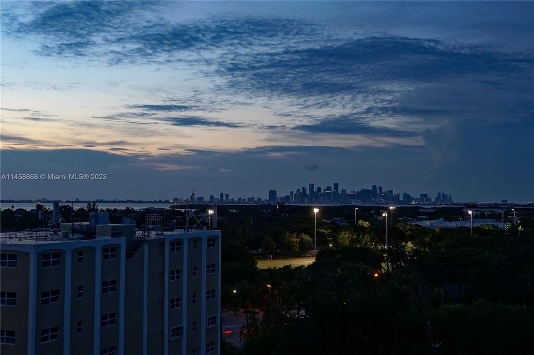 Недавно продано: $1,075,000 (3 спален, 2 ванн, 1700 Квадратных фут)