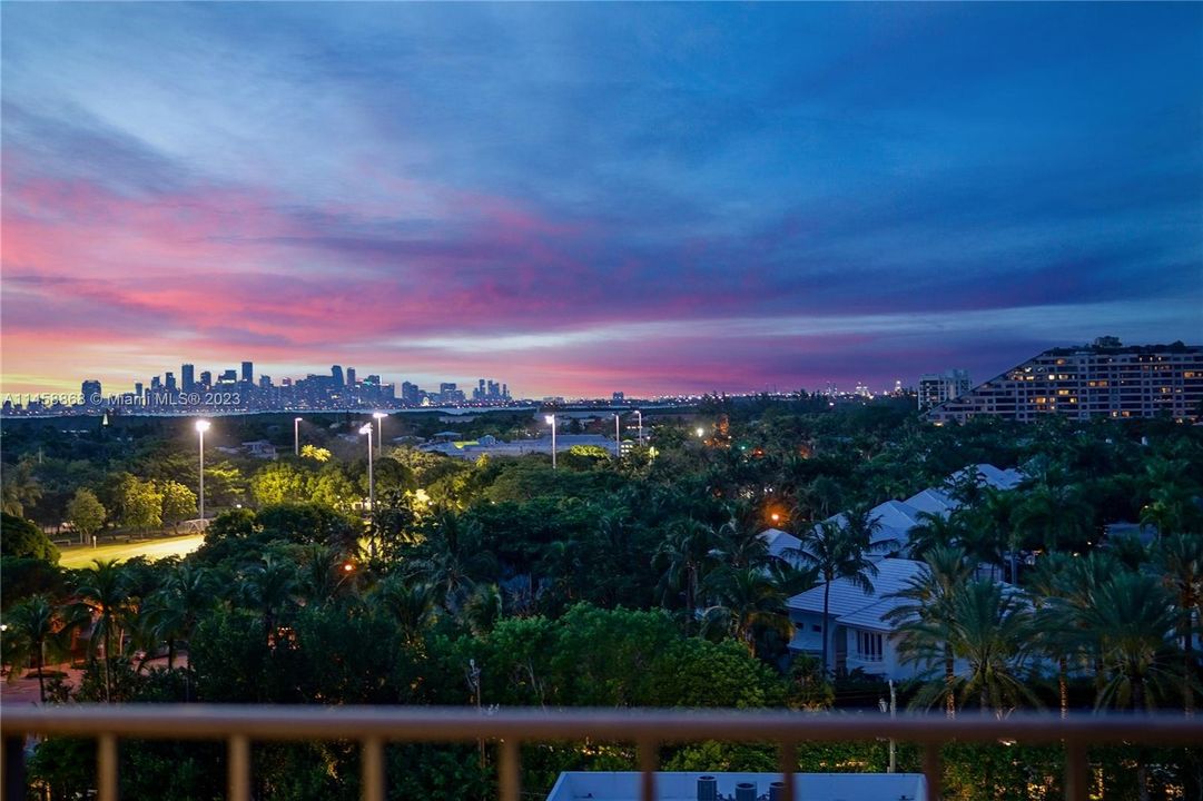 Недавно продано: $1,075,000 (3 спален, 2 ванн, 1700 Квадратных фут)