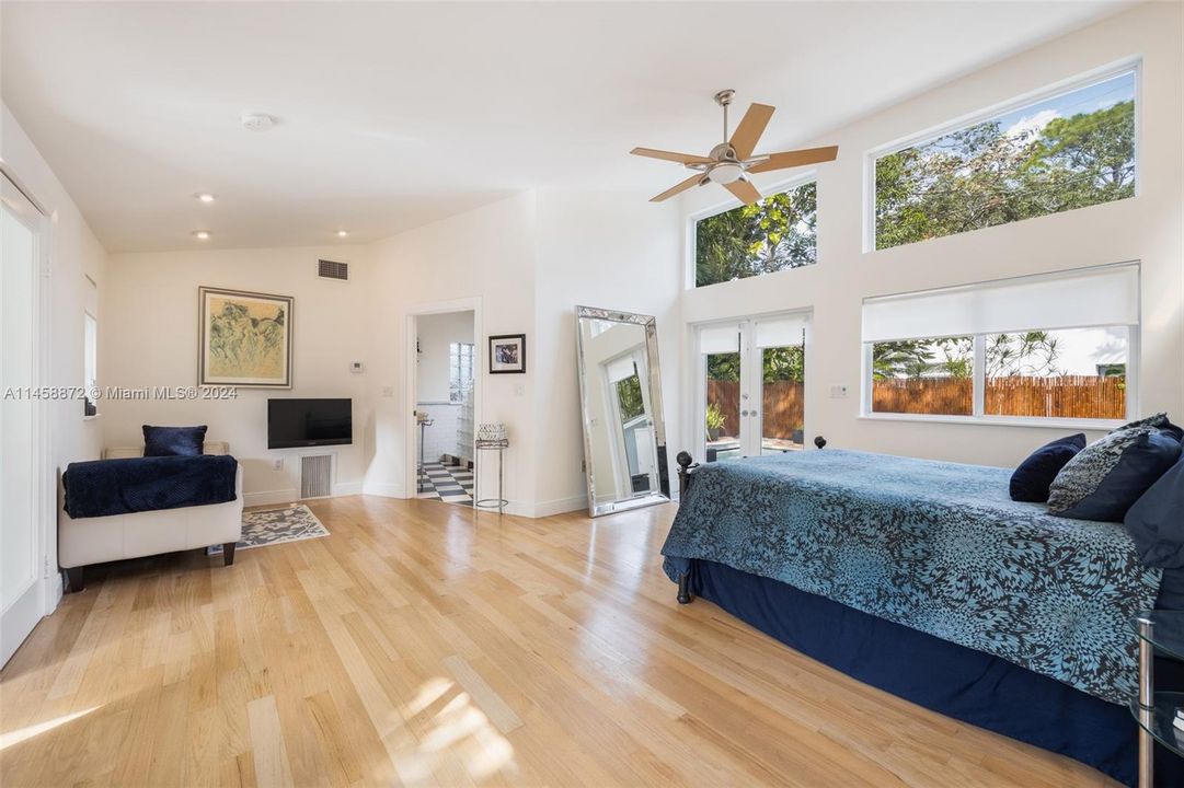 Недавно продано: $2,399,000 (4 спален, 3 ванн, 2407 Квадратных фут)