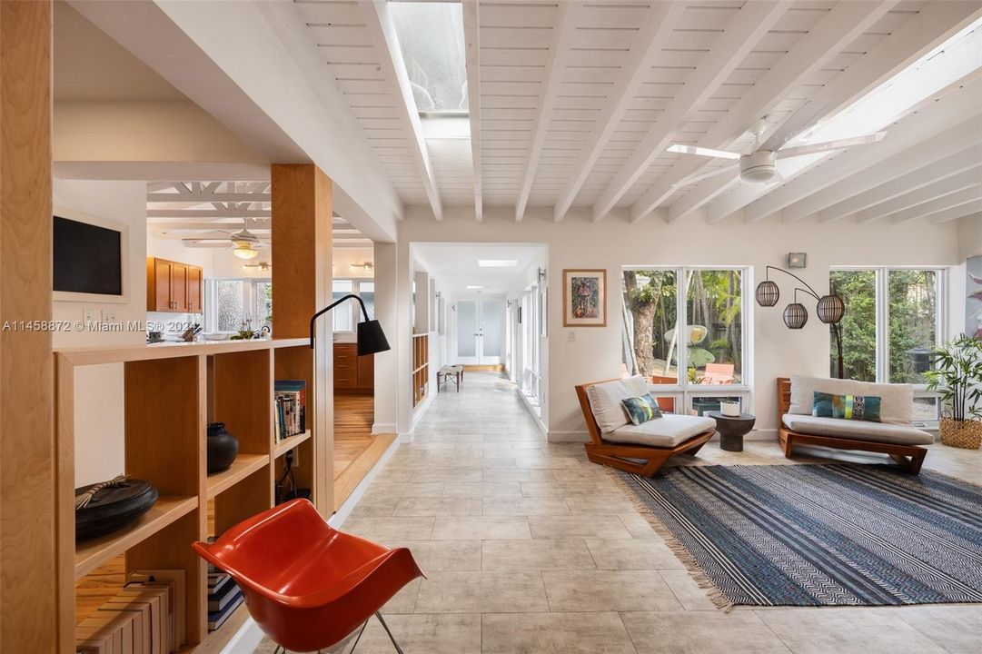 Недавно продано: $2,399,000 (4 спален, 3 ванн, 2407 Квадратных фут)