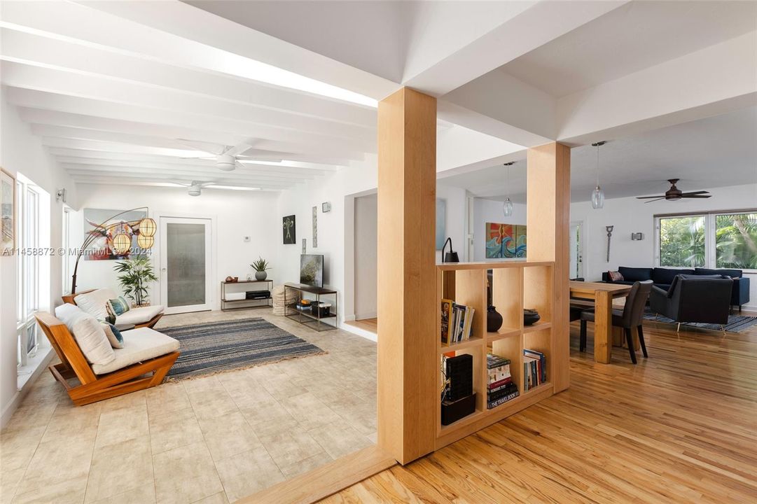 Недавно продано: $2,399,000 (4 спален, 3 ванн, 2407 Квадратных фут)