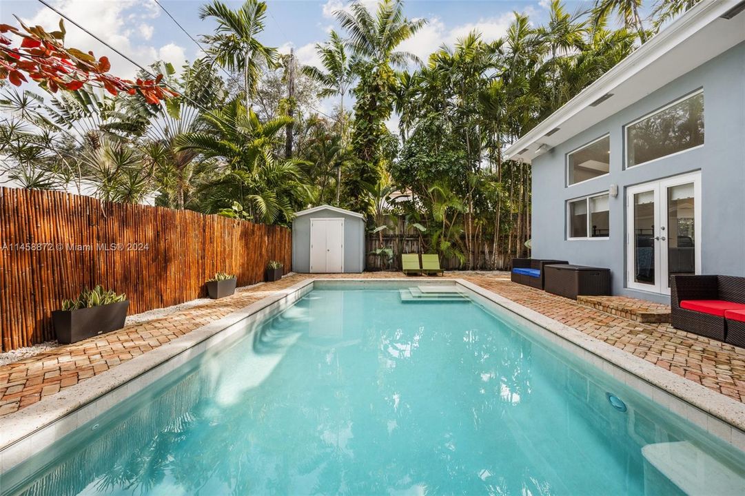 Недавно продано: $2,399,000 (4 спален, 3 ванн, 2407 Квадратных фут)