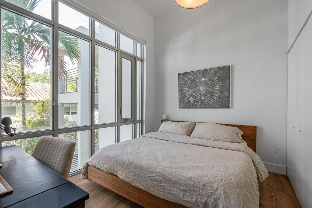 Недавно продано: $435,000 (1 спален, 1 ванн, 516 Квадратных фут)