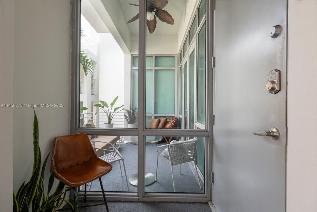 private entry with view to balcony