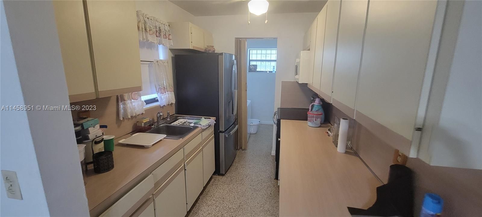 Recently Sold: $415,000 (2 beds, 2 baths, 1000 Square Feet)