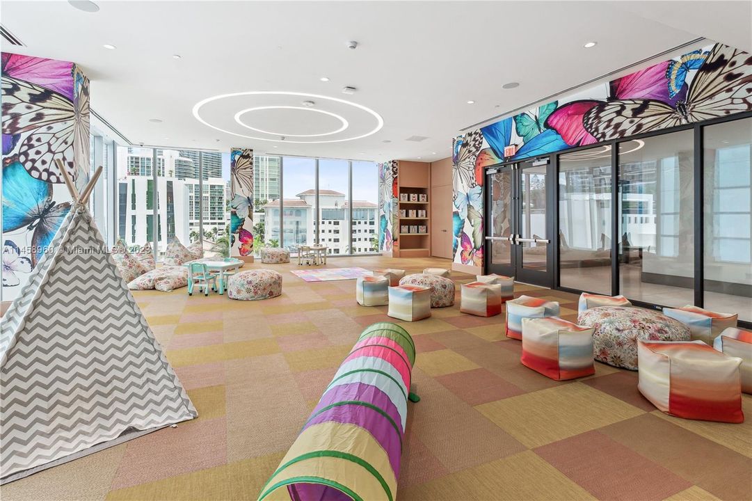 Vendido Recientemente: $1,350,000 (2 camas, 2 baños, 0 Pies cuadrados)