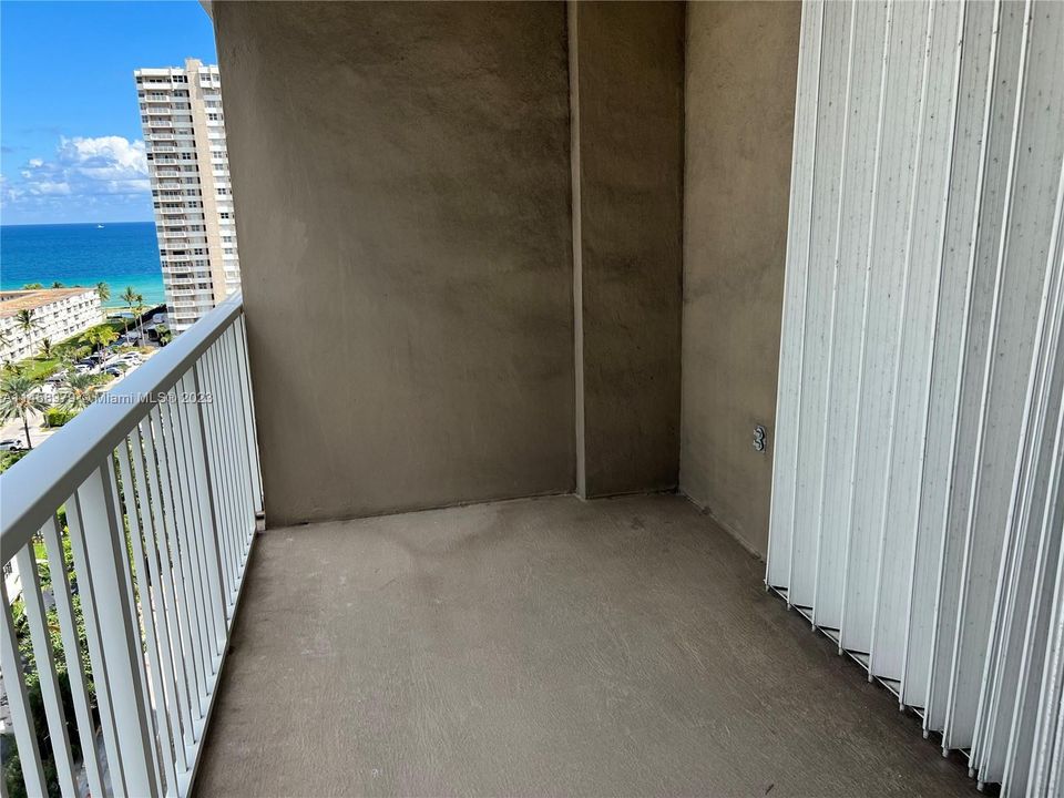 Recently Rented: $1,900 (0 beds, 1 baths, 545 Square Feet)