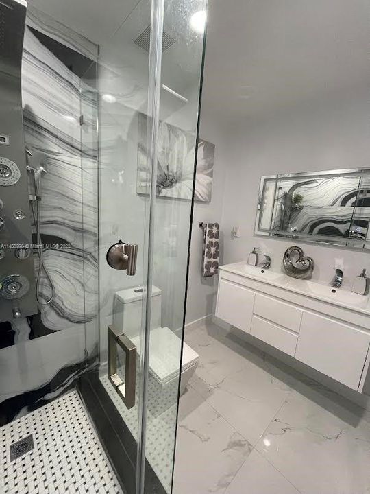 Recently Sold: $799,999 (4 beds, 2 baths, 1568 Square Feet)