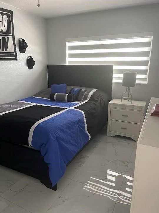 Recently Sold: $799,999 (4 beds, 2 baths, 1568 Square Feet)