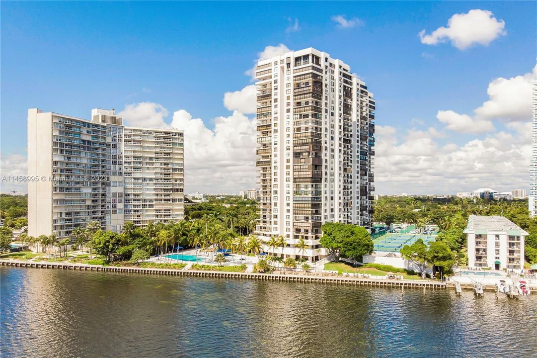 Recently Sold: $680,000 (2 beds, 2 baths, 1460 Square Feet)