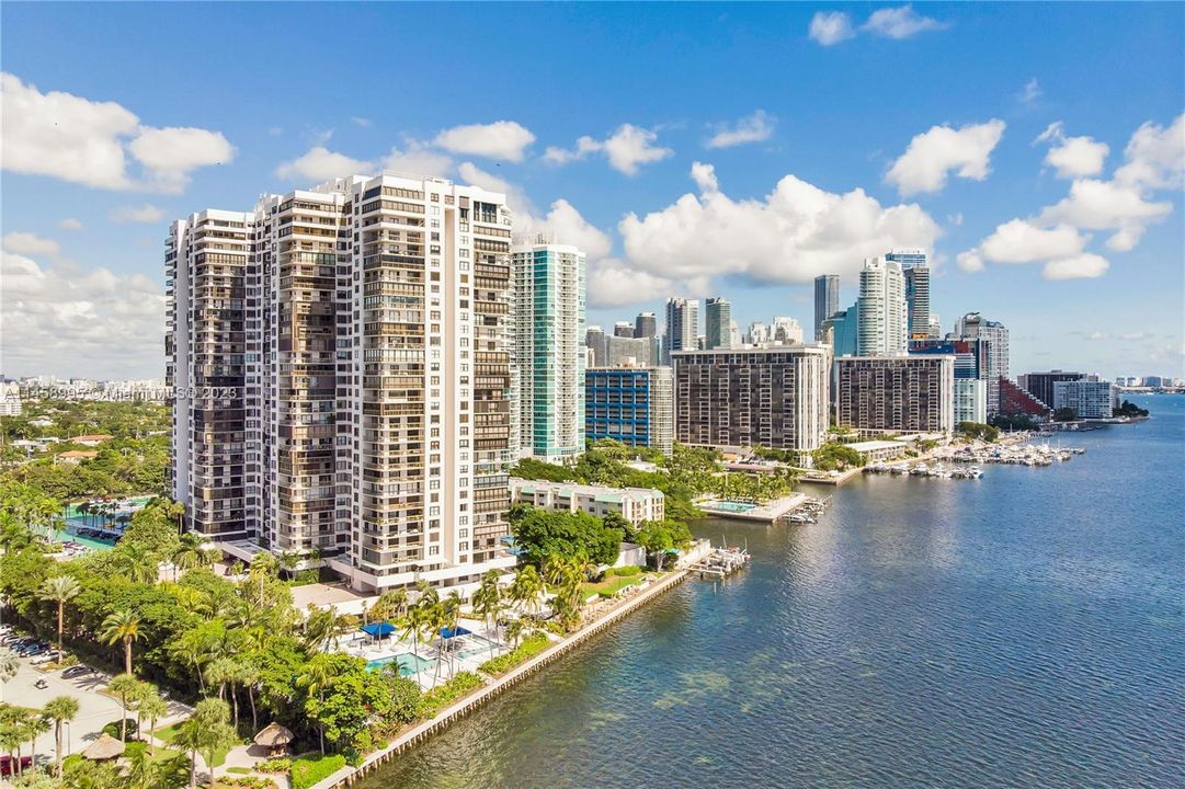 Recently Sold: $680,000 (2 beds, 2 baths, 1460 Square Feet)