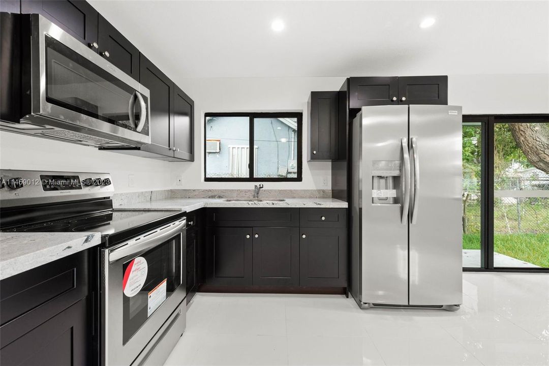 Recently Sold: $775,000 (0 beds, 0 baths, 2400 Square Feet)