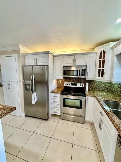 Active With Contract: $149,900 (1 beds, 1 baths, 862 Square Feet)