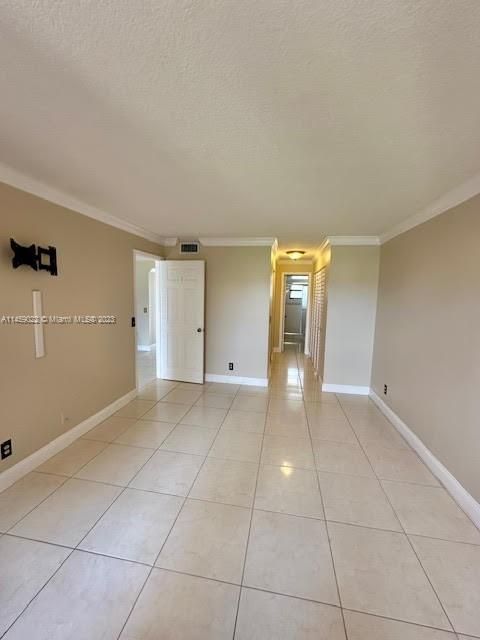 Active With Contract: $149,900 (1 beds, 1 baths, 862 Square Feet)