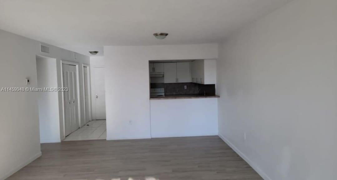 Recently Sold: $195,000 (1 beds, 1 baths, 870 Square Feet)