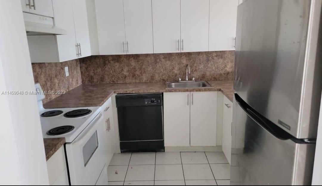 Recently Sold: $195,000 (1 beds, 1 baths, 870 Square Feet)