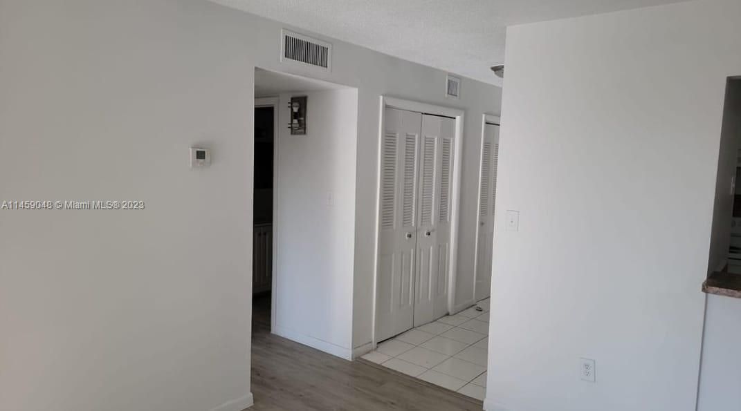 Recently Sold: $195,000 (1 beds, 1 baths, 870 Square Feet)