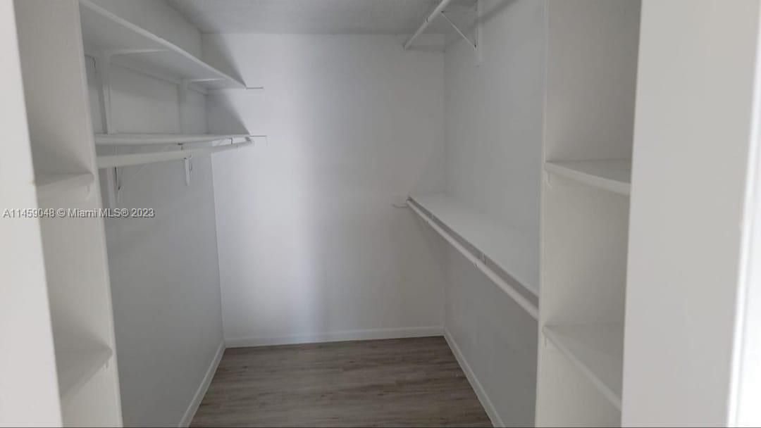 Recently Sold: $195,000 (1 beds, 1 baths, 870 Square Feet)