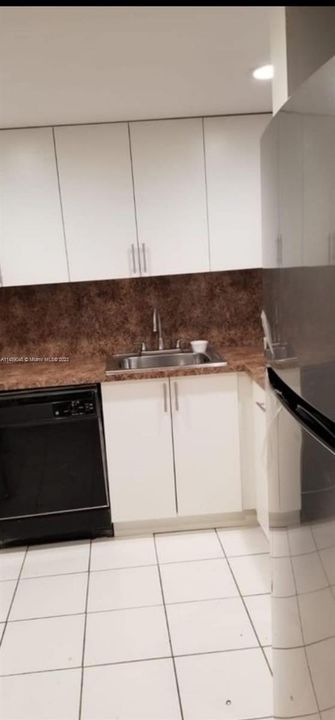 Recently Sold: $195,000 (1 beds, 1 baths, 870 Square Feet)