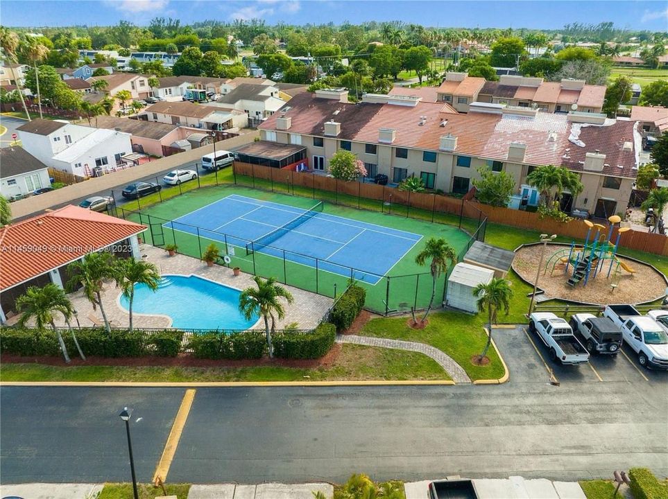 Recently Sold: $460,000 (3 beds, 2 baths, 1537 Square Feet)