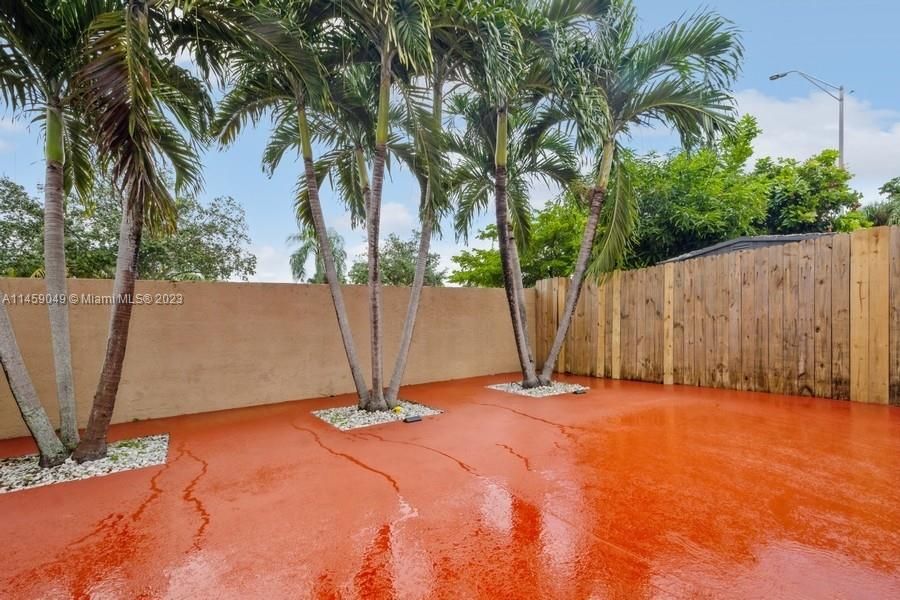 Recently Sold: $460,000 (3 beds, 2 baths, 1537 Square Feet)