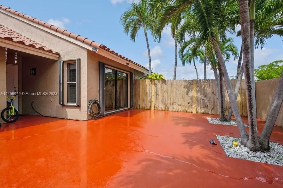 Recently Sold: $460,000 (3 beds, 2 baths, 1537 Square Feet)