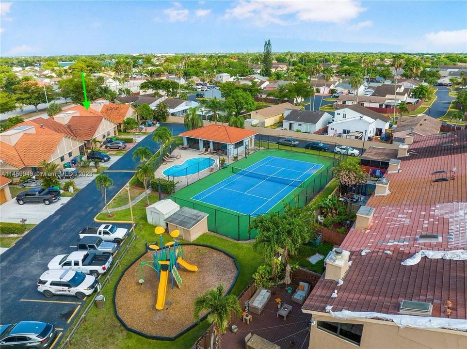 Recently Sold: $460,000 (3 beds, 2 baths, 1537 Square Feet)