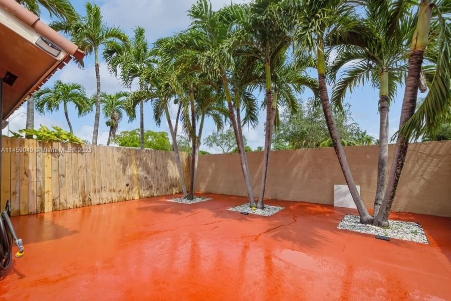 Recently Sold: $460,000 (3 beds, 2 baths, 1537 Square Feet)