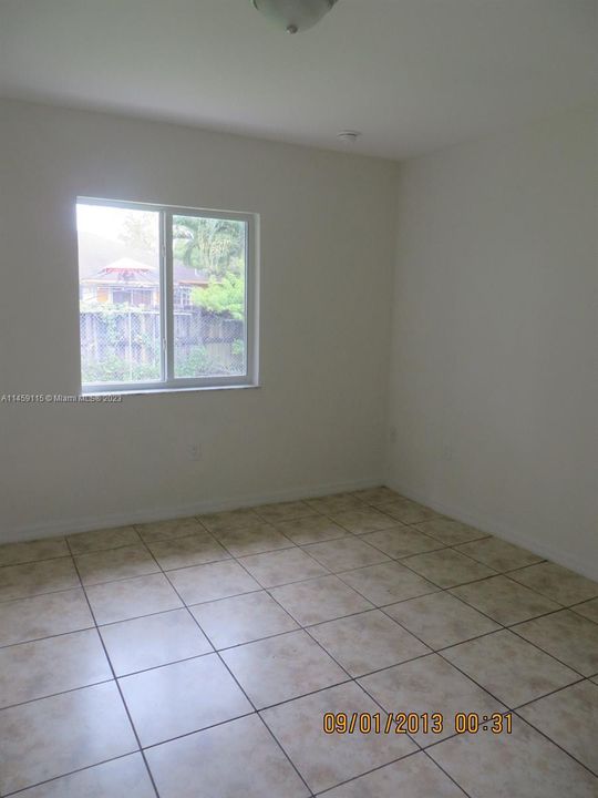 Vendido Recientemente: $365,000 (3 camas, 2 baños, 1394 Pies cuadrados)