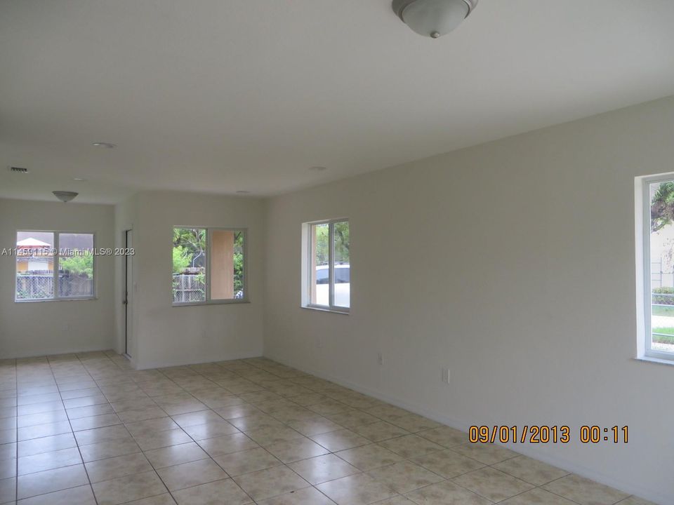 Vendido Recientemente: $365,000 (3 camas, 2 baños, 1394 Pies cuadrados)