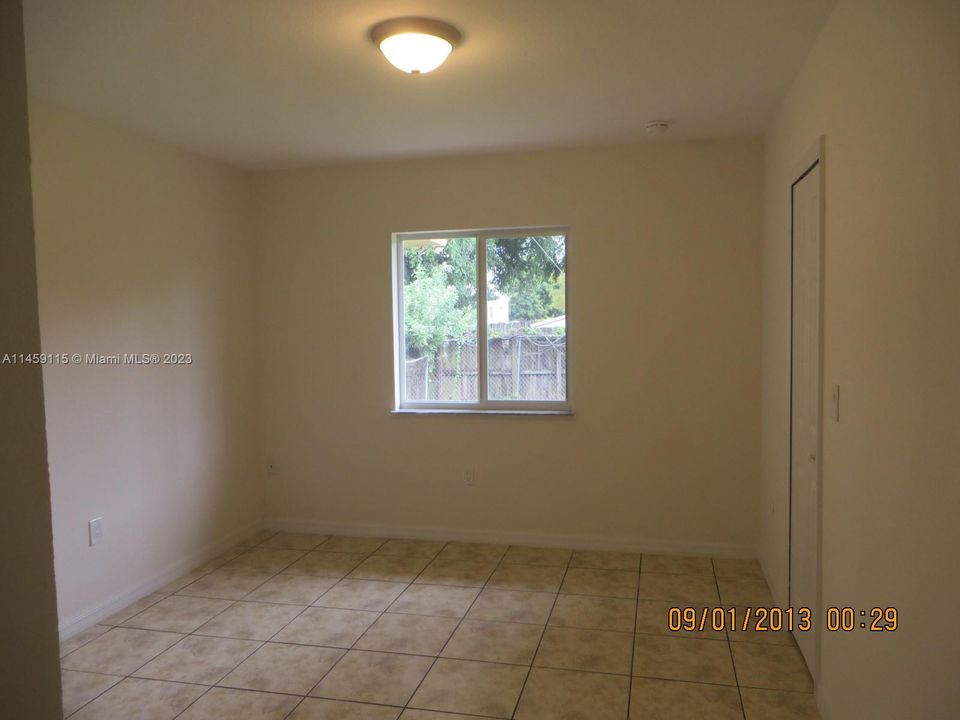 Vendido Recientemente: $365,000 (3 camas, 2 baños, 1394 Pies cuadrados)