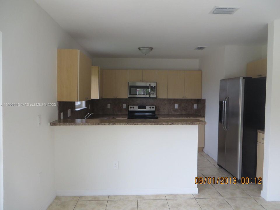 Vendido Recientemente: $365,000 (3 camas, 2 baños, 1394 Pies cuadrados)