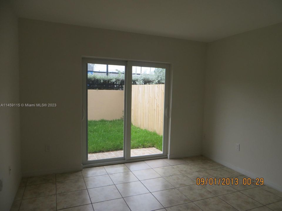 Vendido Recientemente: $365,000 (3 camas, 2 baños, 1394 Pies cuadrados)