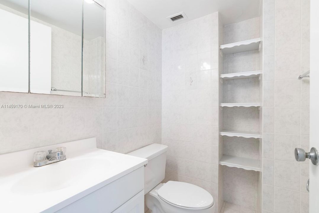 Recently Rented: $2,500 (1 beds, 1 baths, 918 Square Feet)